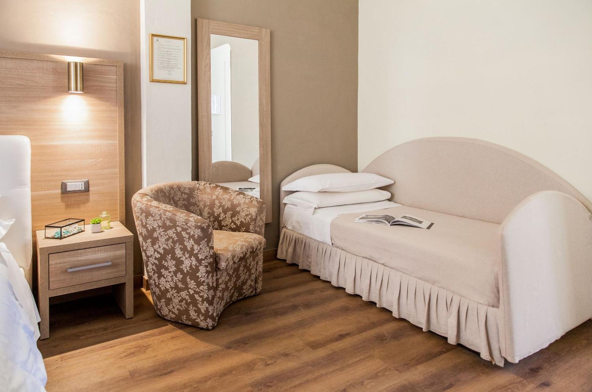 Hotel Tina Diano Marina Luaran gambar