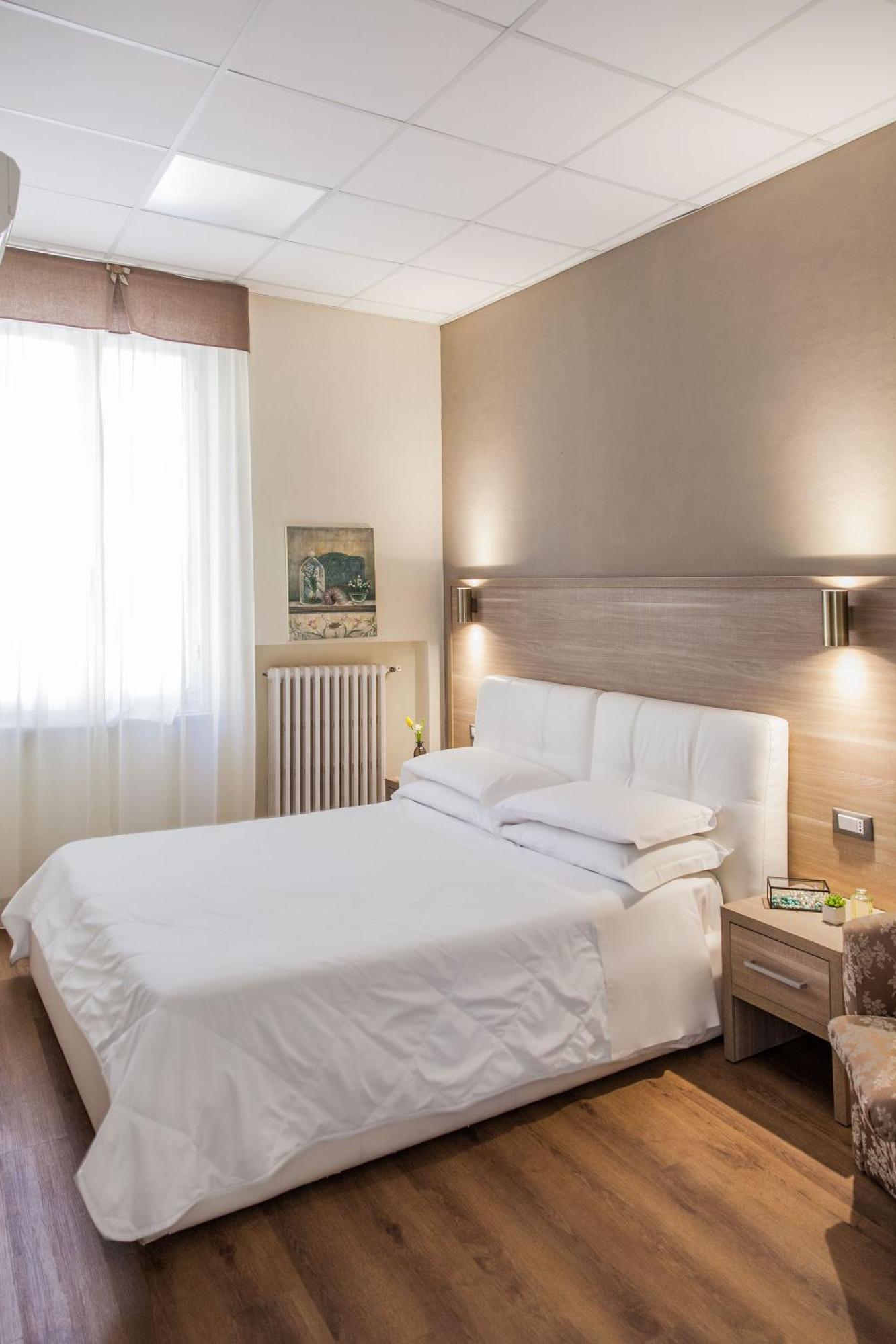 Hotel Tina Diano Marina Luaran gambar