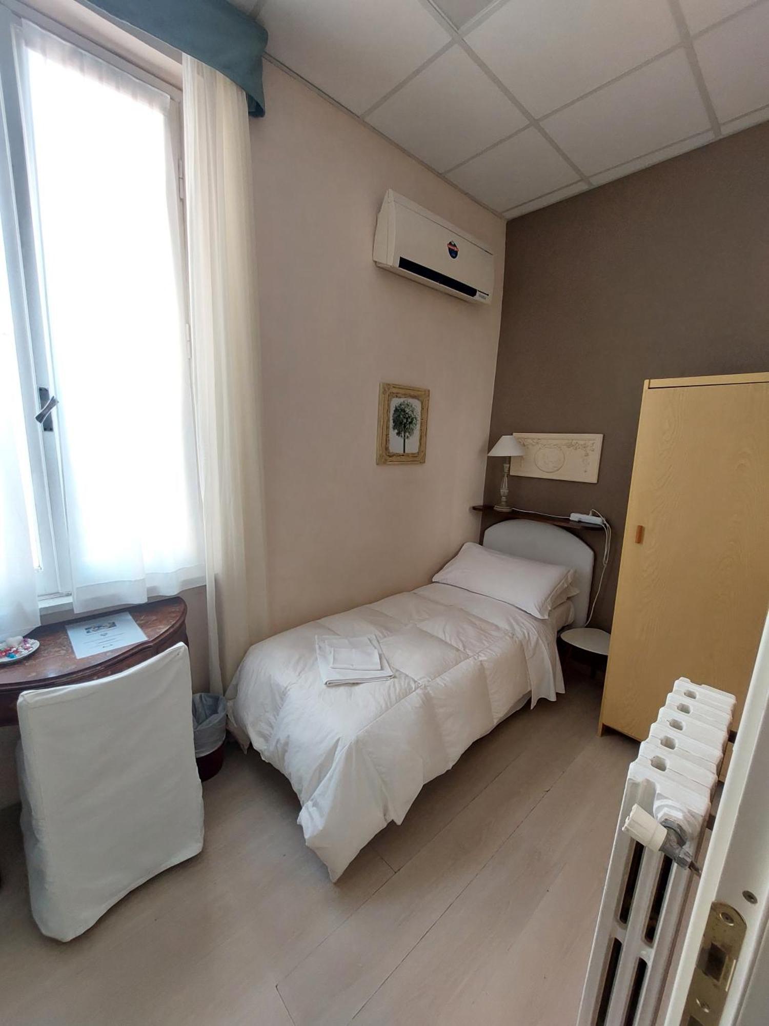 Hotel Tina Diano Marina Luaran gambar