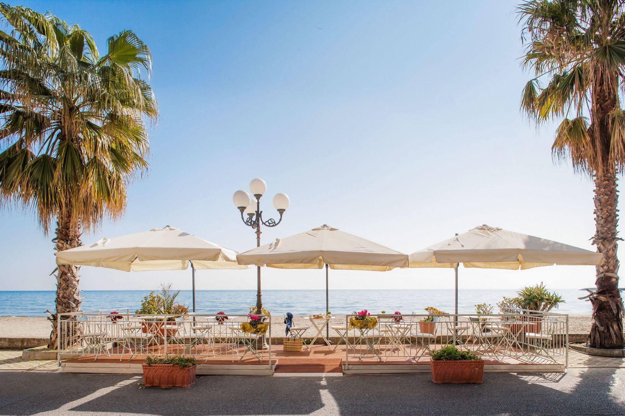 Hotel Tina Diano Marina Luaran gambar